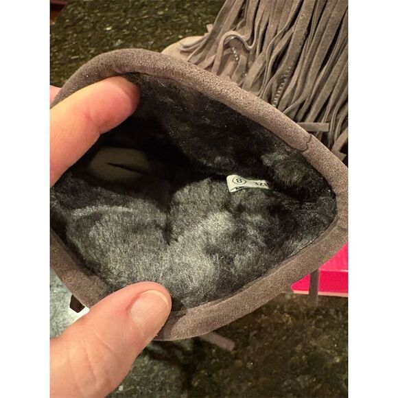 Kali Women's Gray Fringed Moccasin Booties Size 8 Standard - Picture 5 of 7